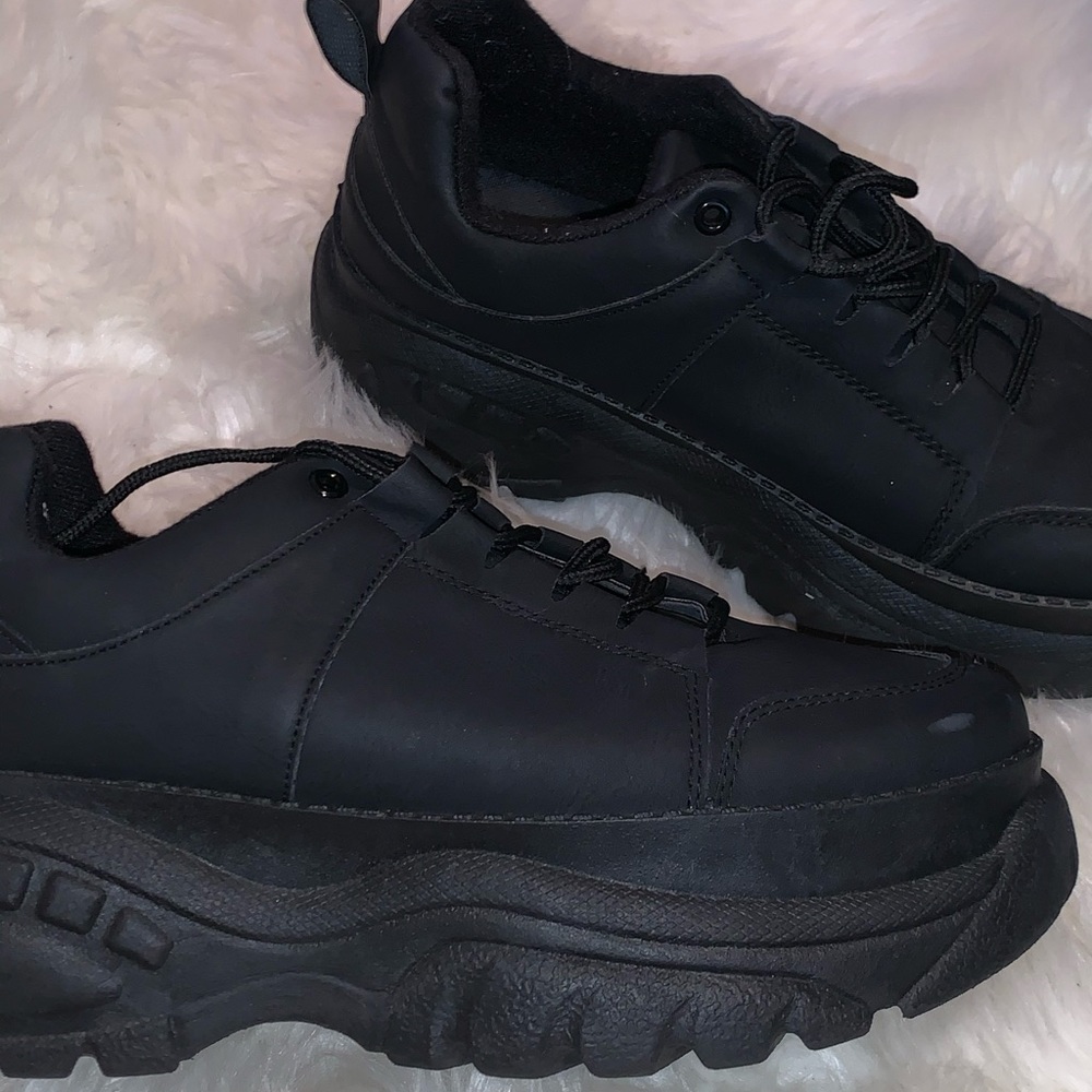 Black Platform Shoes (dolls kill)